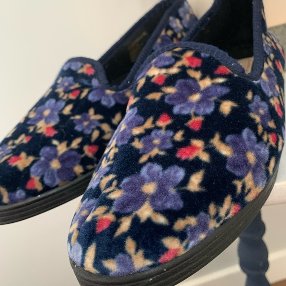 Vintage Sears Tradition velvet loafers - Picture 5 of 6